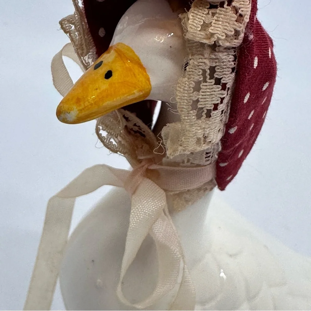 VTG 1970’s Mrs. Bonnet Goose Duck Figurine Farmhouse Decor Made in Taiwan *READ*